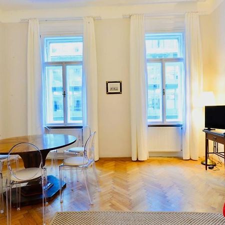 Beautiful Viennese Flat In The City Centre Екстер'єр фото